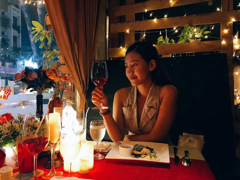 nhà hàng hẹn hò lãng mạn ở Sài Gòn
